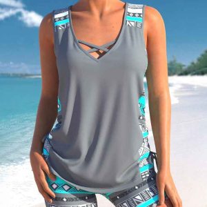 Trendiger und figurschmeichelnder Tankini-Badeanzug
