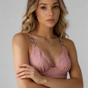 Schmeichelhaftes Bikini-Set mit hohem Bund